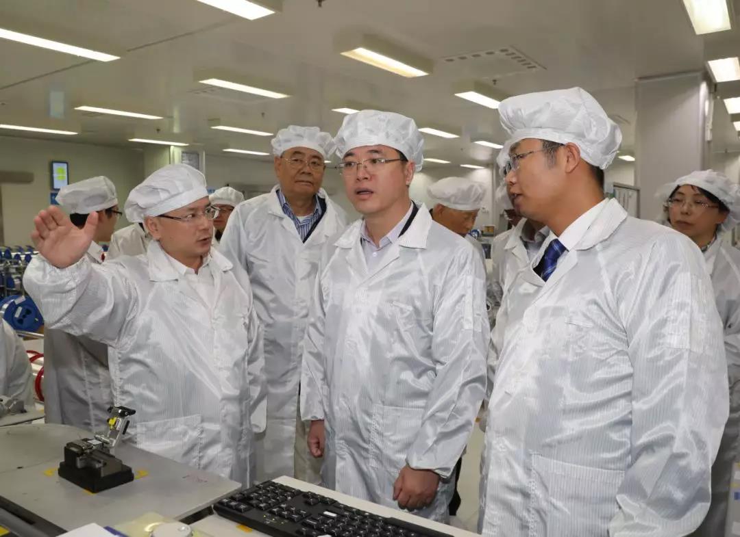 强强联合，共筑未来 亨通与东南大学携手成立光/量子通信与传感技术联合研究中心